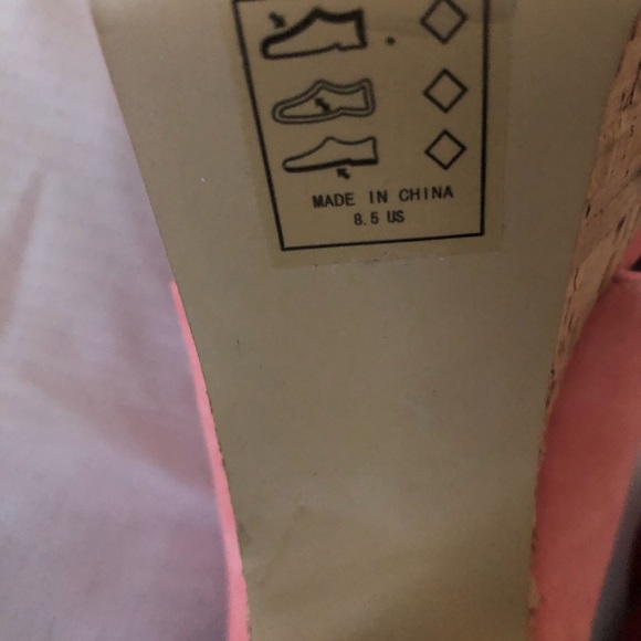 Shoe Dazzle Wedge Sandals Size 8 Pink Wedge - Picture 4 of 4